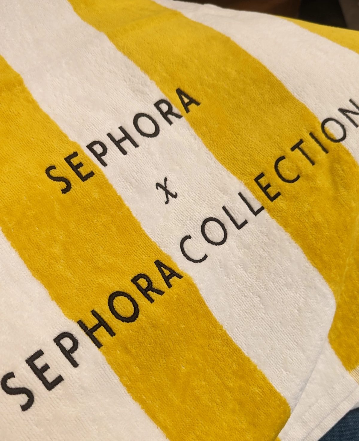 Serviette brodée Sephora Collection